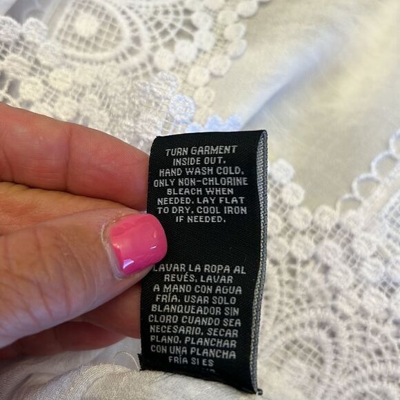 Zac & Rachel white sleeveless crocheted blouse Size XL EUC - Picture 10 of 10